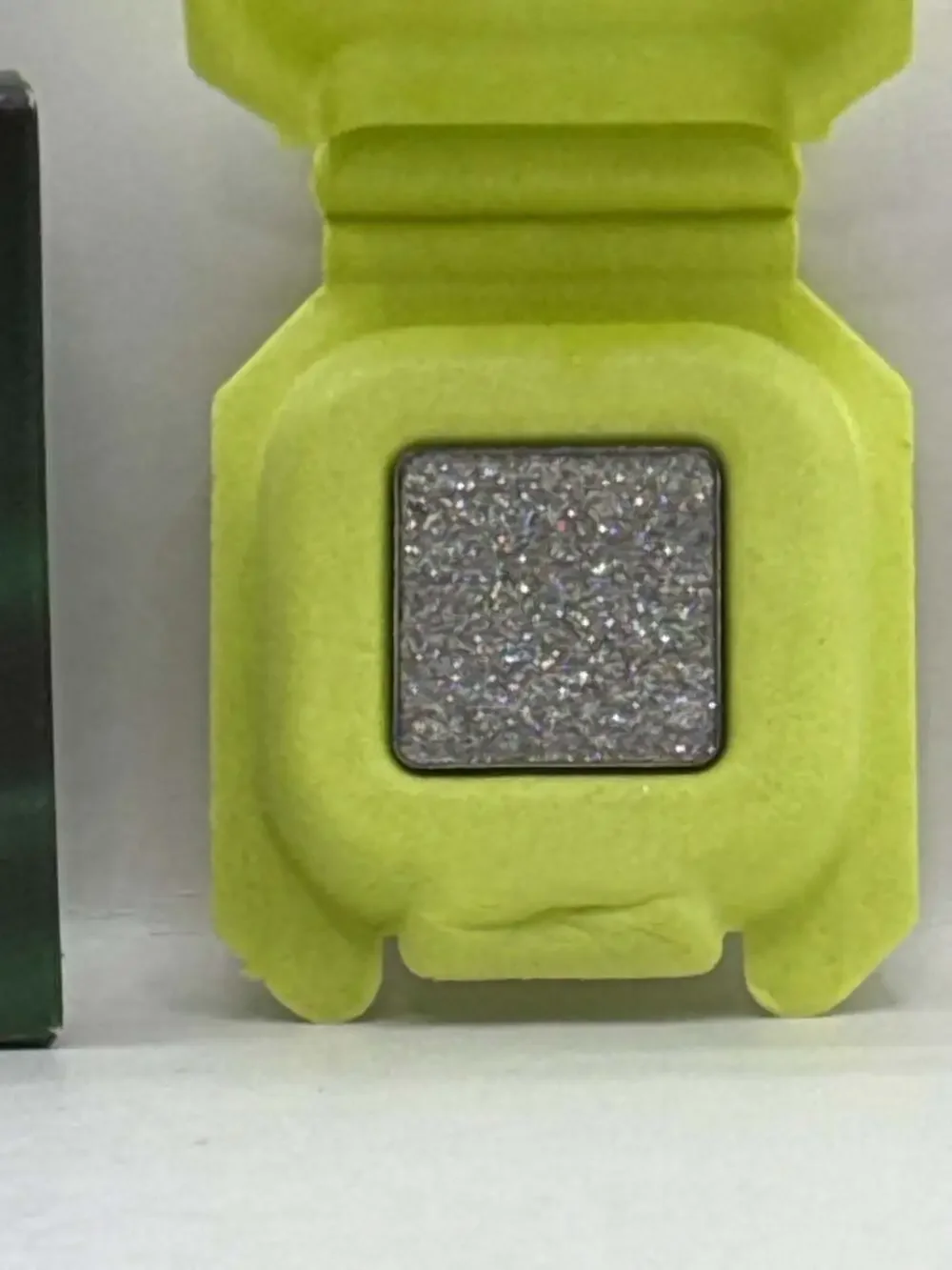 Half Magic Possessed Pearl Eyeshadow Single Duochrome